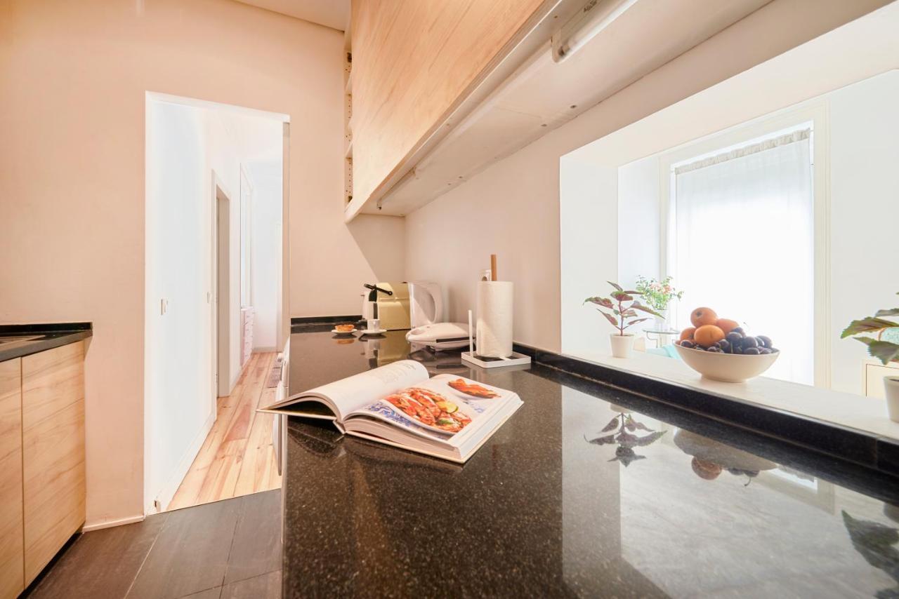 Sunny Apartment With Balcony! Lisboa Exteriör bild